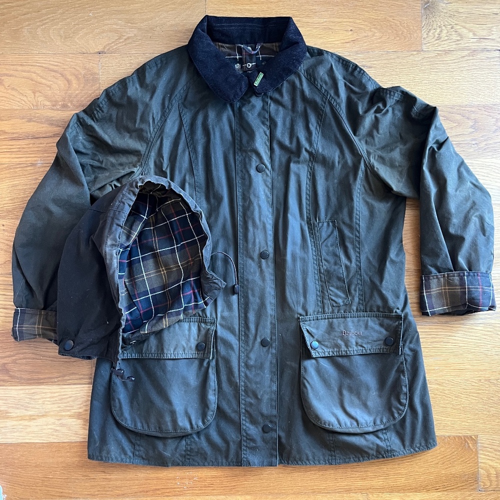 Barbour Beadnell Waxed Jacket with Hood in Olive